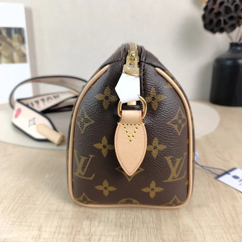 Louis Vuitton Crossbody Bag Speedy20 Shoulder Strap PVC Small20.5 × 12 × 13.5 cm — detail view 6 of 11