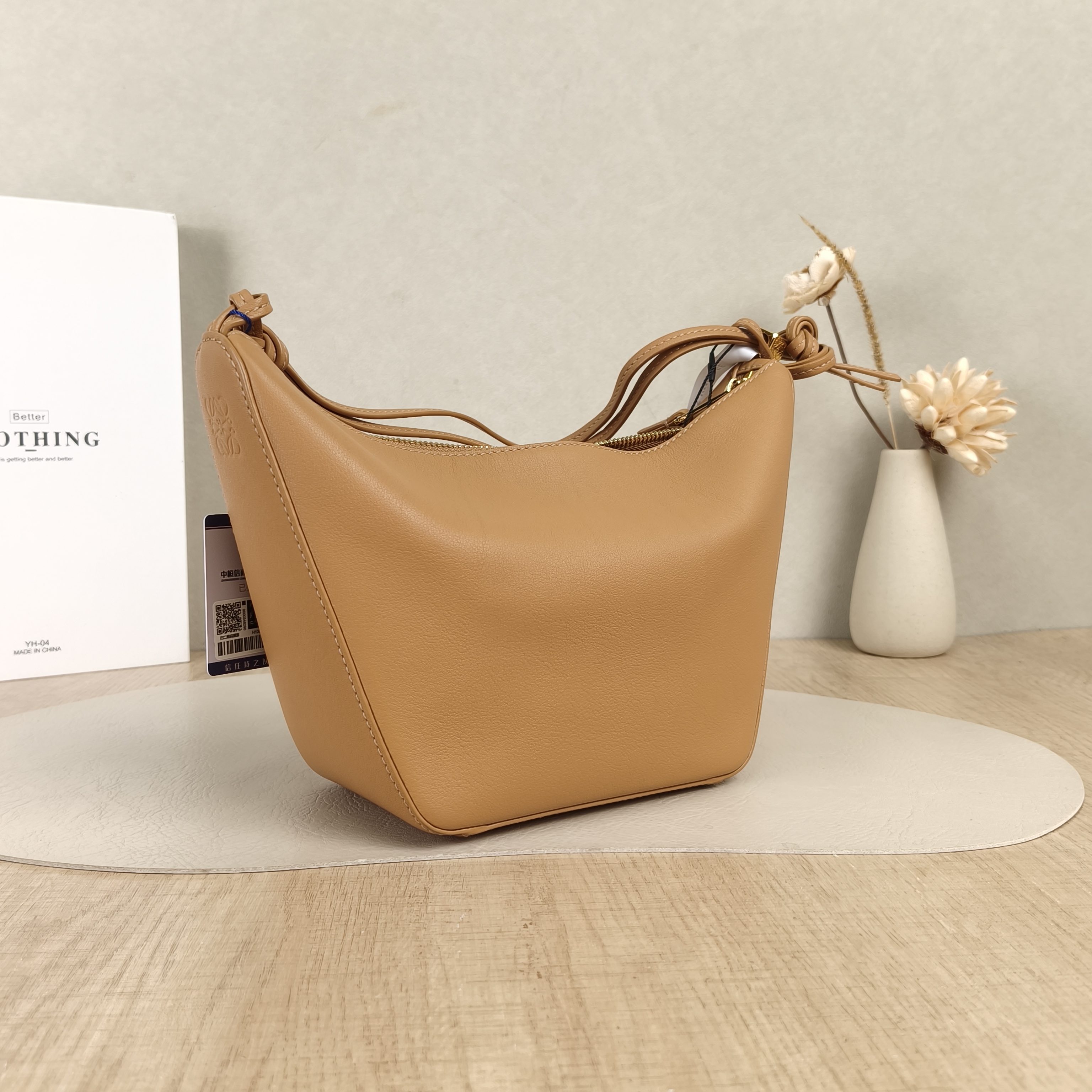 LOEWE Shoulder Bag Hammock hobo Calfskinmini28 × 9.5 × 17 cm — cover view 2 of 5