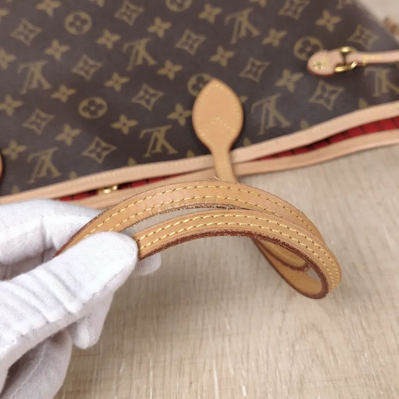Louis Vuitton Shoulder Bag Neverfull Monogram PVC Medium 31 × 14 × 28 cm — detail view 5 of 11