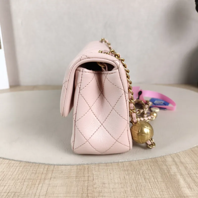Chanel Crossbody Bag mini Pink Lambskin One Size 20 × 6 × 12 cm — detail view 13 of 14