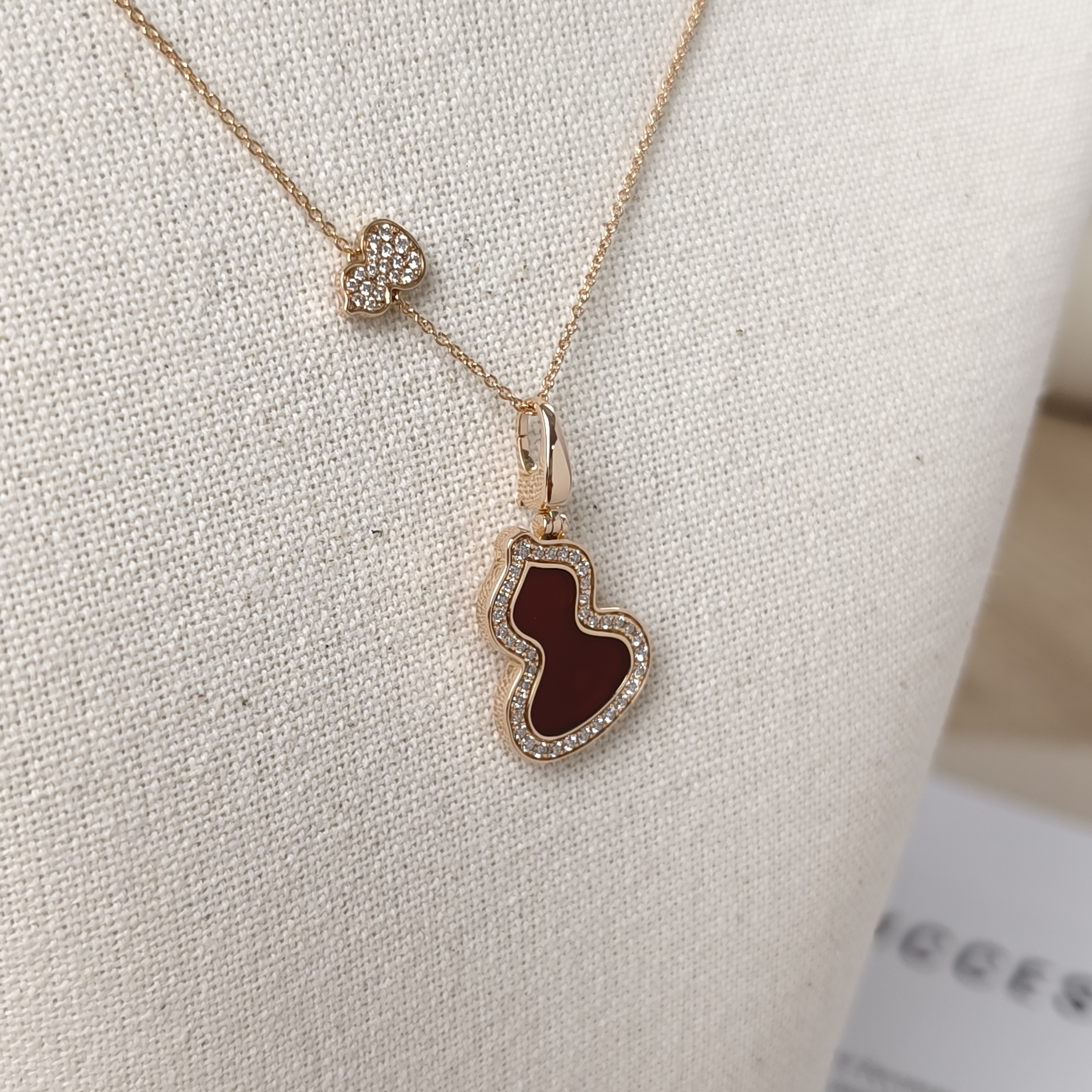 Qeelin Necklace Wulu Collection Necklace Red Agate18K Diamond One Size40cm Pendant1.8cm One Size — cover view 8 of 14