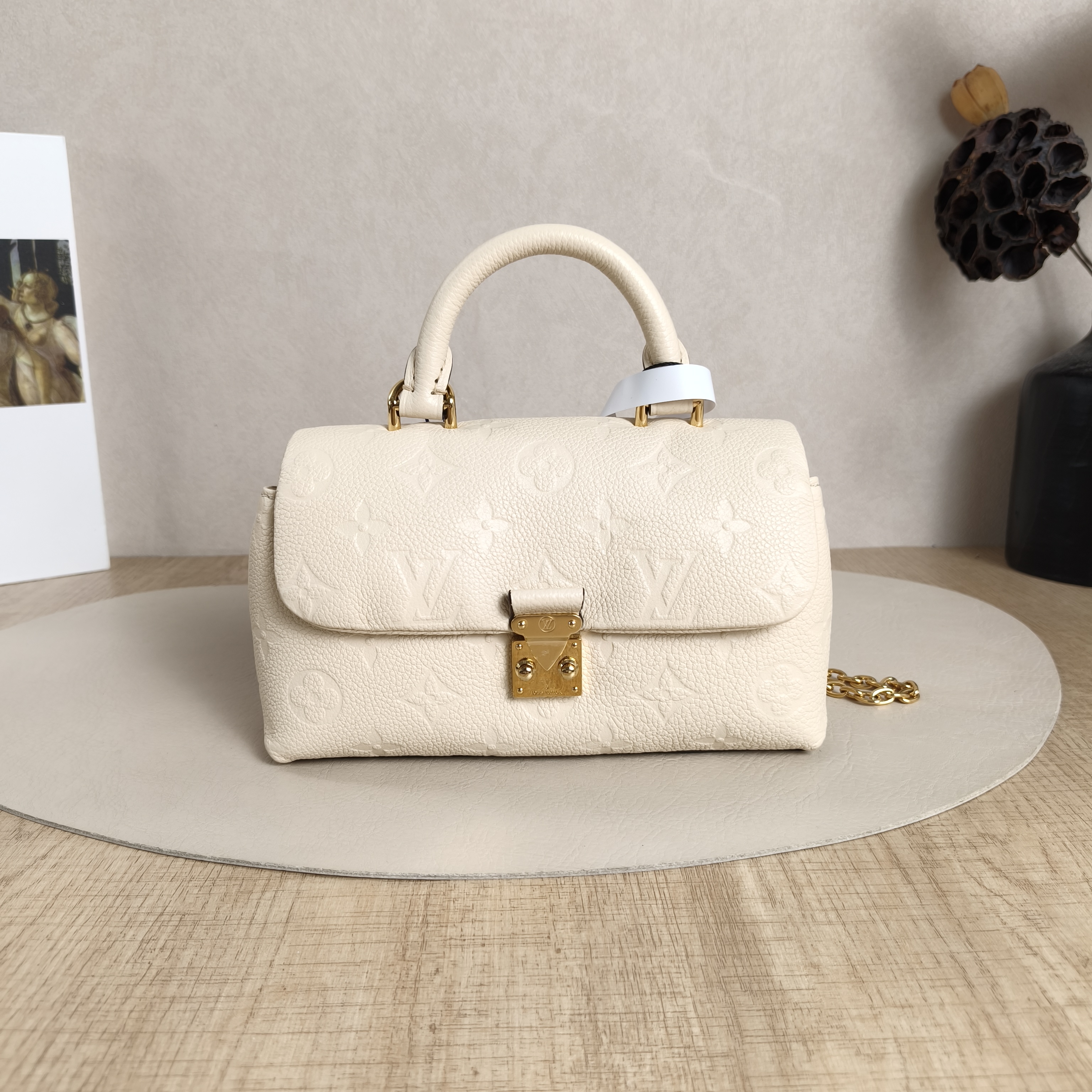 Louis Vuitton Crossbody Bag MADELEINE White Empreinte Embossed Calfskin21 × 6 × 12.5 cm