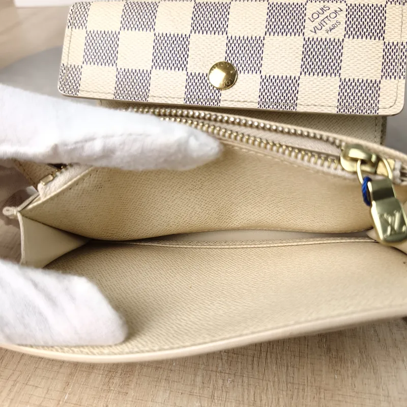 Louis Vuitton Wallet Edition Wallet PVC One Size15 × 3 × 10 cm — detail view 1 of 14