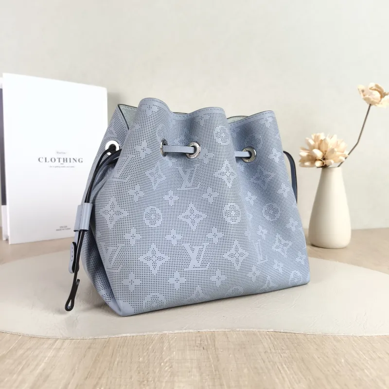 Louis Vuitton Crossbody Bag BELLA Blue Calfskin 22 × 14 × 20 cm — cover view 5 of 5