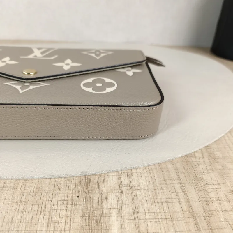Louis Vuitton Crossbody Bag Pochette Félicie · White Calfskin Small 21 × 3 × 12 cm — detail view 7 of 15