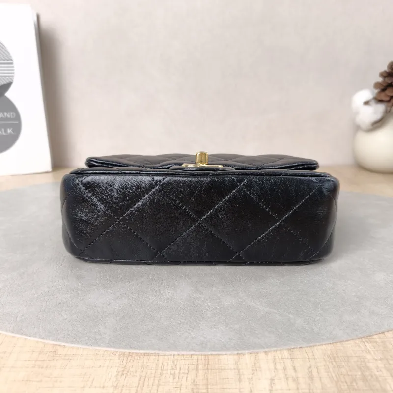 Chanel Crossbody Bag Black Lambskinmini19 × 8.5 × 14 cm — cover view 4 of 5