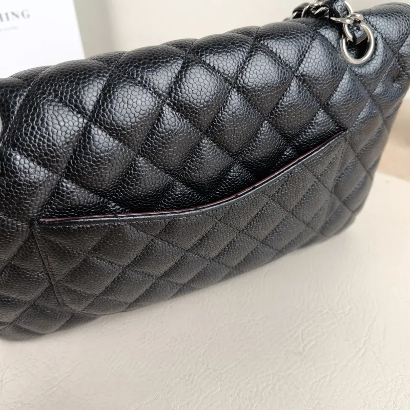 Chanel Crossbody Bag Classic Flap CF Black Grained Calfskin Medium 25.5 × 6.5 × 15.5 cm 23 — detail view 12 of 14