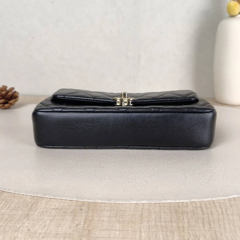 Chanel Crossbody Bag Crossbody Bag Black Lambskin One Size 19 × 4 × 11 cm — cover view 3 of 5