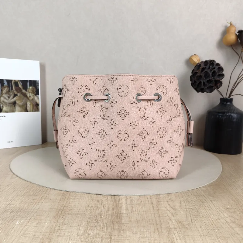 Louis Vuitton Crossbody Bag BELLA Pink Calfskin 22 × 14 × 19 cm