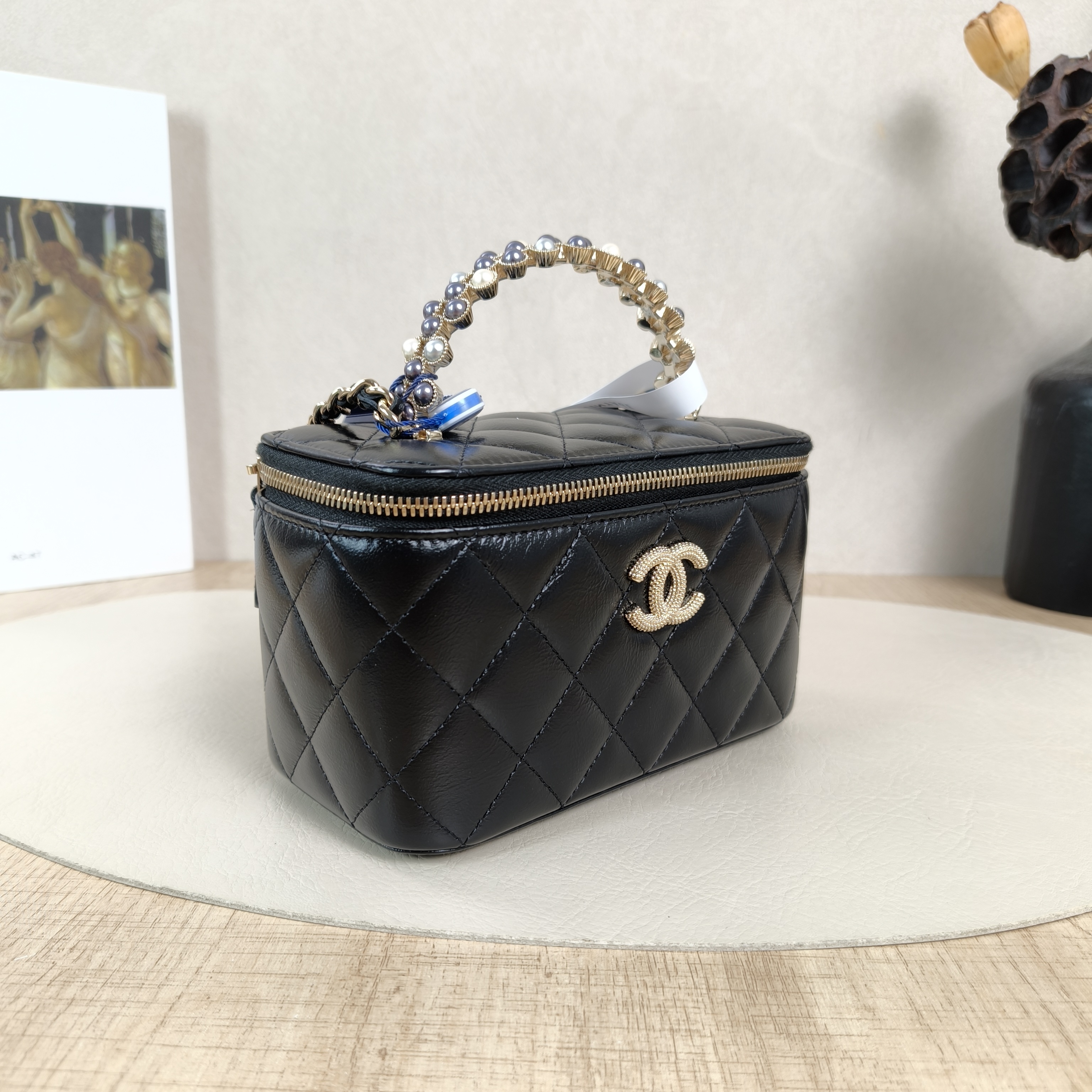 Chanel Crossbody Bag24p Pearl Black Waxed Leather One Size17 × 8 × 10 cm — cover view 5 of 5