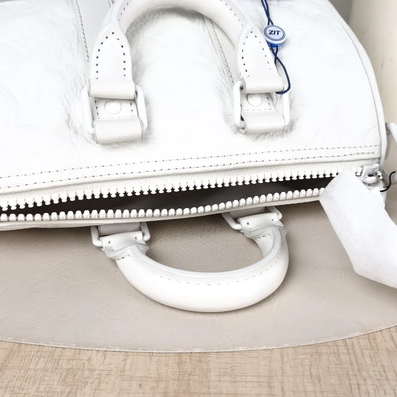 Louis Vuitton Crossbody Bag Keepall 25 White Calfskin Medium 25 × 11 × 15 cm — detail view 1 of 11