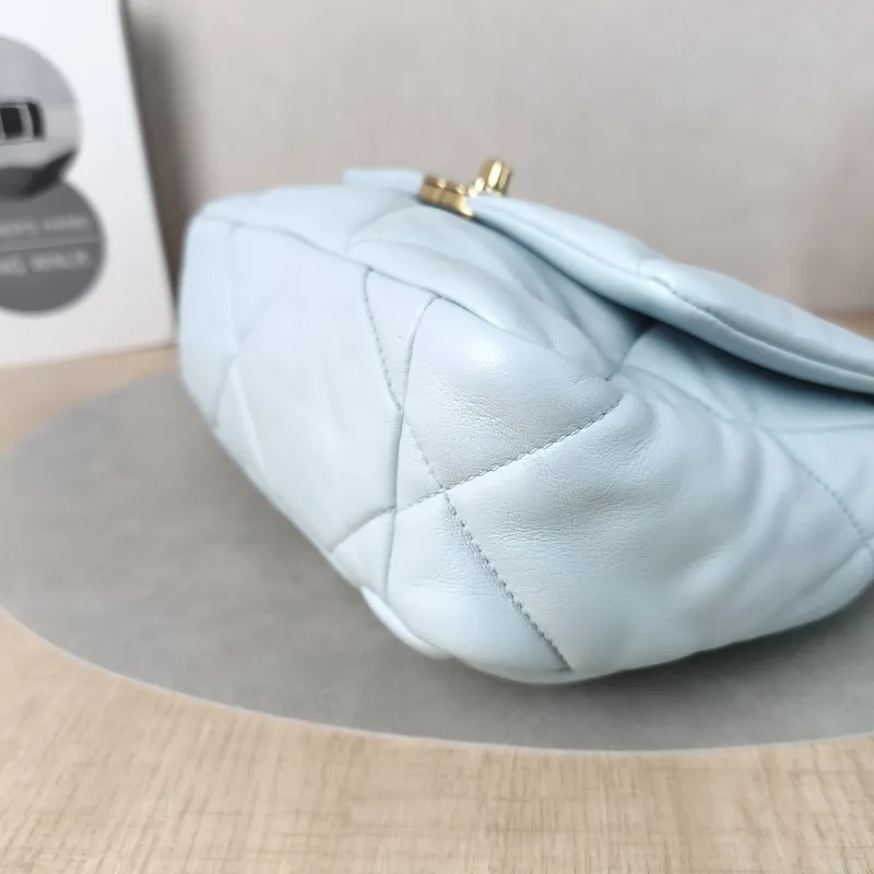 Chanel Crossbody Bag19Bag Blue SL ambskin Small26 × 9 × 16 cm — detail view 12 of 13