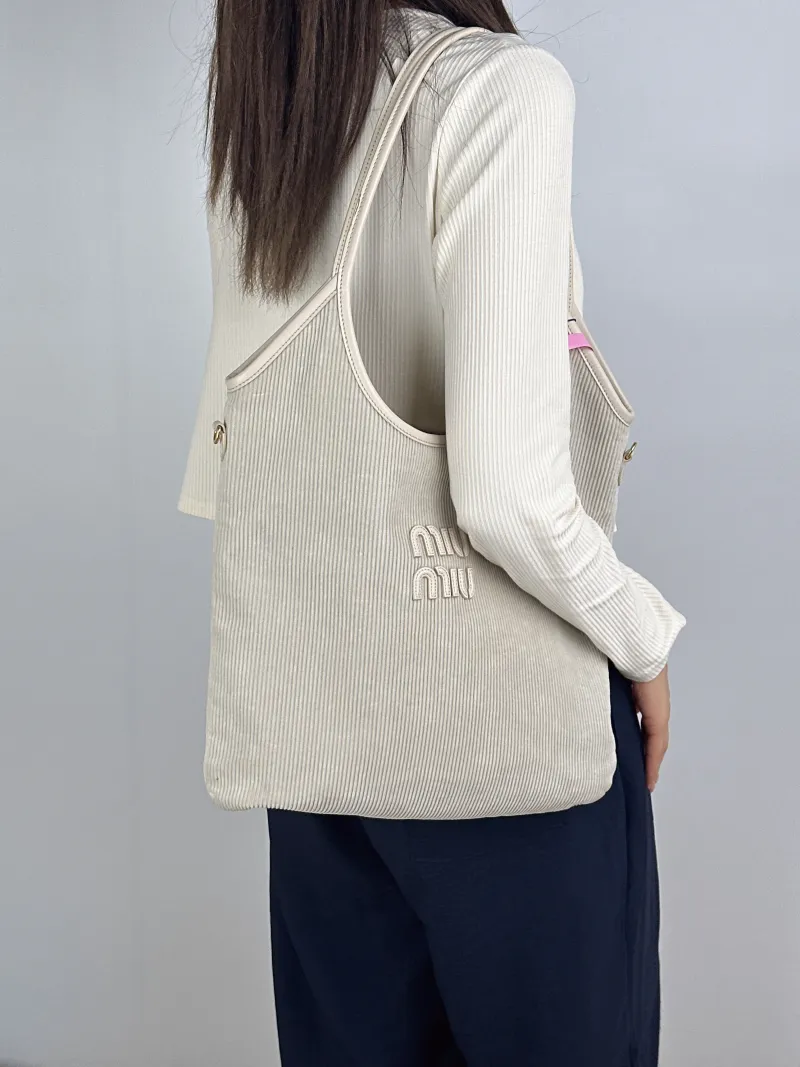 Miumiu Shoulder Bag IVY Tote Shopping Tote White Medium35*40 — on-model view 2 of 2