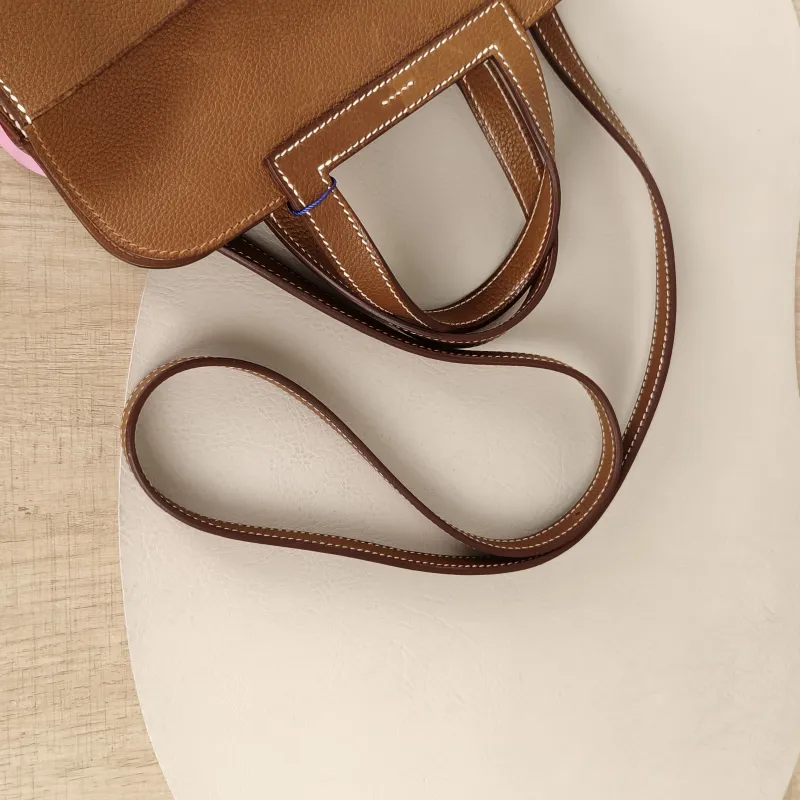 Hermès Shoulder Bag Halzan 25 Brown Saddle Leather Small25 × 8 × 17 cm — detail view 7 of 9