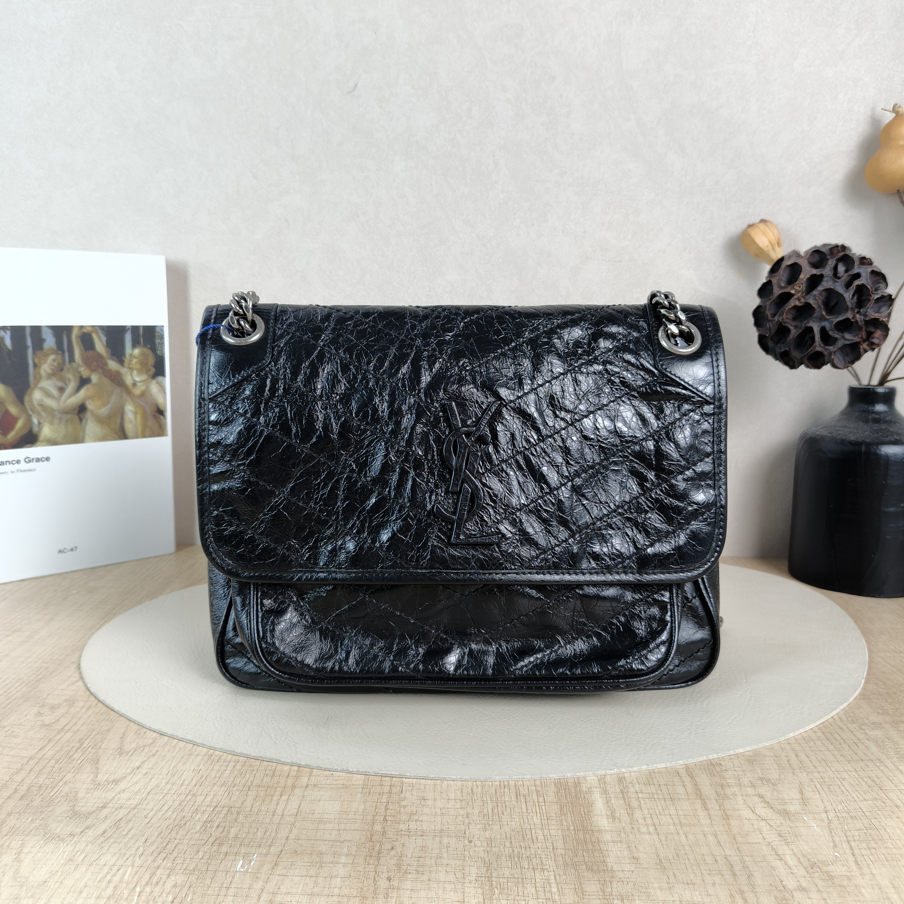 SAINT LAURENT Crossbody Bag Niki D Waxed Leather Calfskin Medium28 × 8.5 × 20 cm