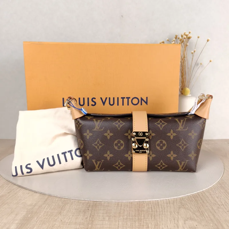 Louis Vuitton Shoulder Bag Pochette Mia Monogram PVC One Size 22 × 8 × 14.5 cm — cover view 2 of 6