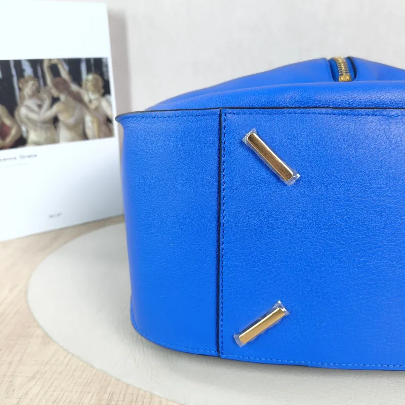 LOEWE Shoulder Bag Hammock Blue Calfskin Small 30 × 14 × 25 cm — detail view 2 of 9