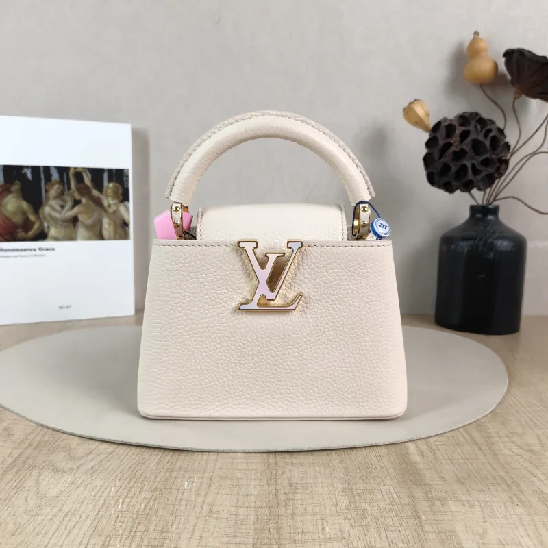 Louis Vuitton Shoulder Bag Capucines Beige Calfskin Mini 21 × 8 × 14 cm