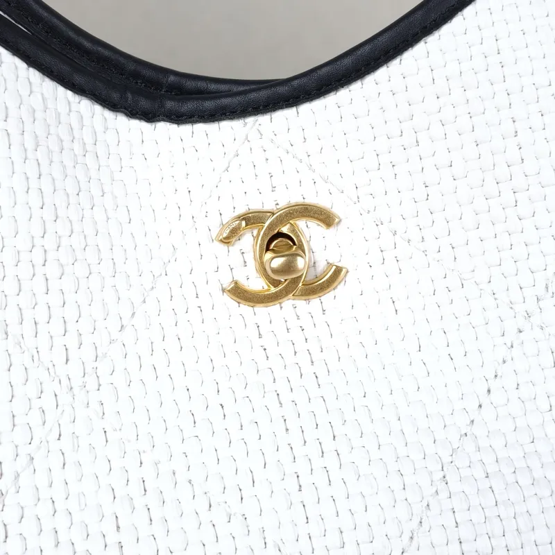 Chanel Shoulder Bag Tote Bag Woven One Size 30 × 13 × 31 cm — detail view 3 of 12
