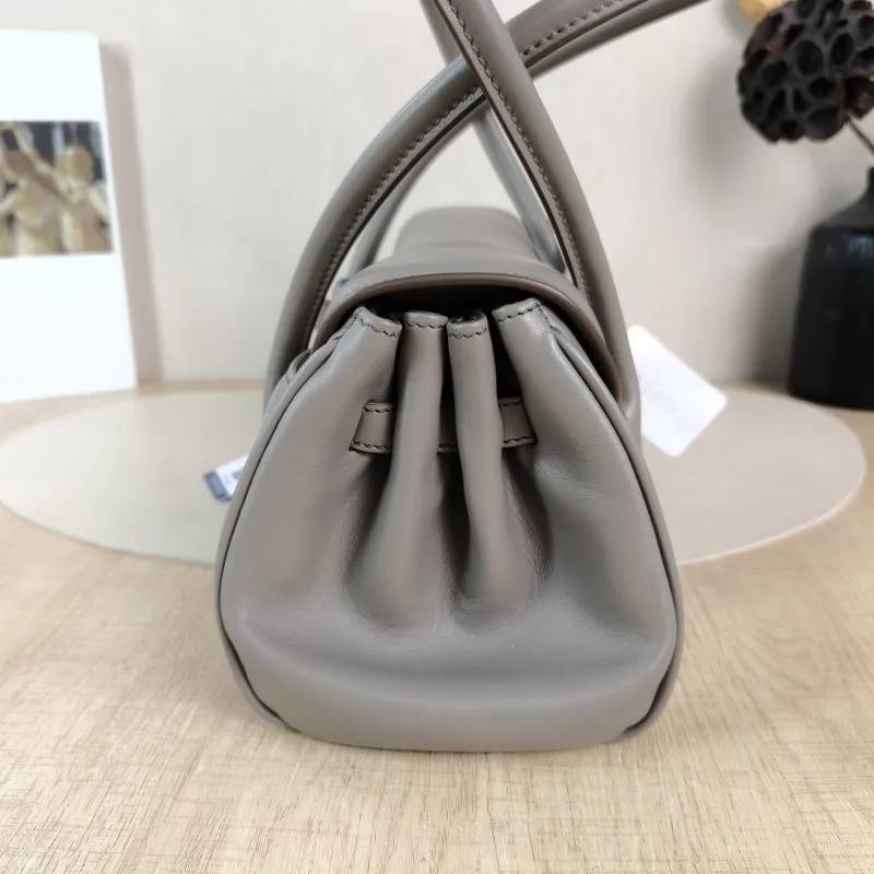 Miumiu Shoulder Bag Grey Calfskin One Size 27.5 × 10 × 14 cm — detail view 1 of 12