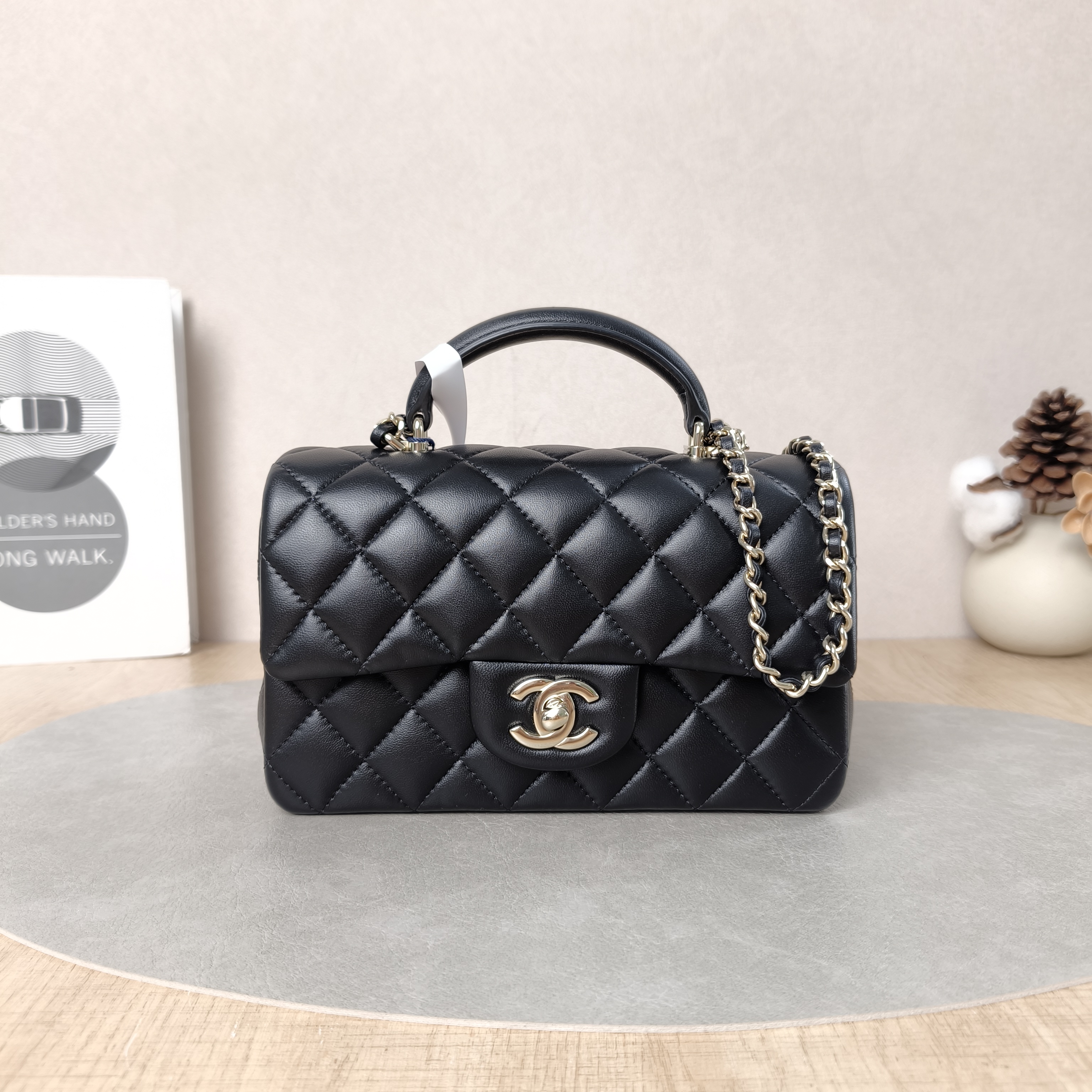 Chanel Crossbody Bagclassic flag large Mini cf mini Edition Black Lambskin mini20 × 6 × 12 cm