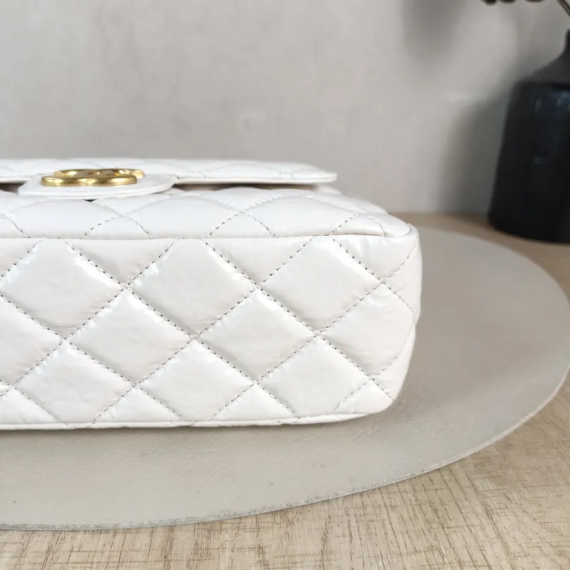 Chanel Crossbody Bag HOBO White Waxed Leather Medium 23 × 8 × 21 cm — detail view 10 of 10