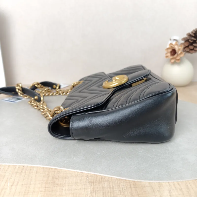 GUCCI Crossbody Bag GG Marmont Medium Marmont 26 Black CC alfskin Medium 26 × 7 × 15 cm — detail view 9 of 12