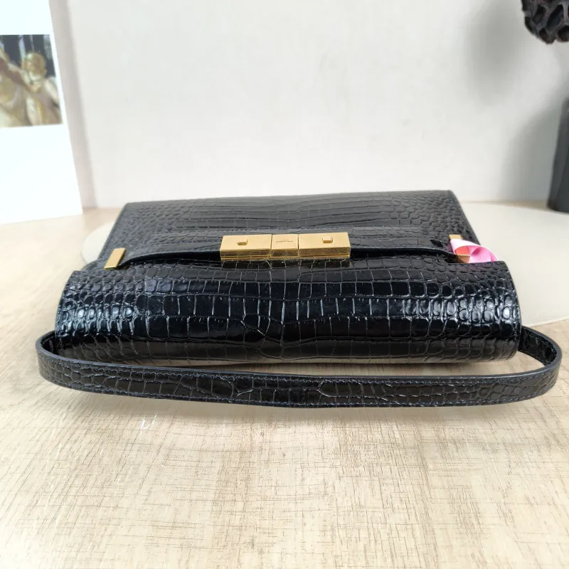 SAINT LAURENT Shoulder Bag MANHATTAN Black Calfskin Small 24 × 17.5 × 6 cm — detail view 2 of 11