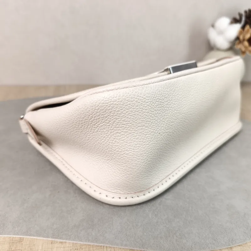 Louis Vuitton Shoulder Bag BUCI Beige Epi Embossed Calfskin One Size 24.5 × 9 × 15.5 cm — detail view 3 of 12