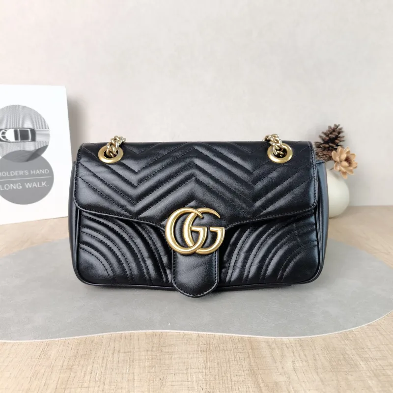 GUCCI Crossbody Bag GG Marmont Medium Marmont 26 Black CC alfskin Medium 26 × 7 × 15 cm