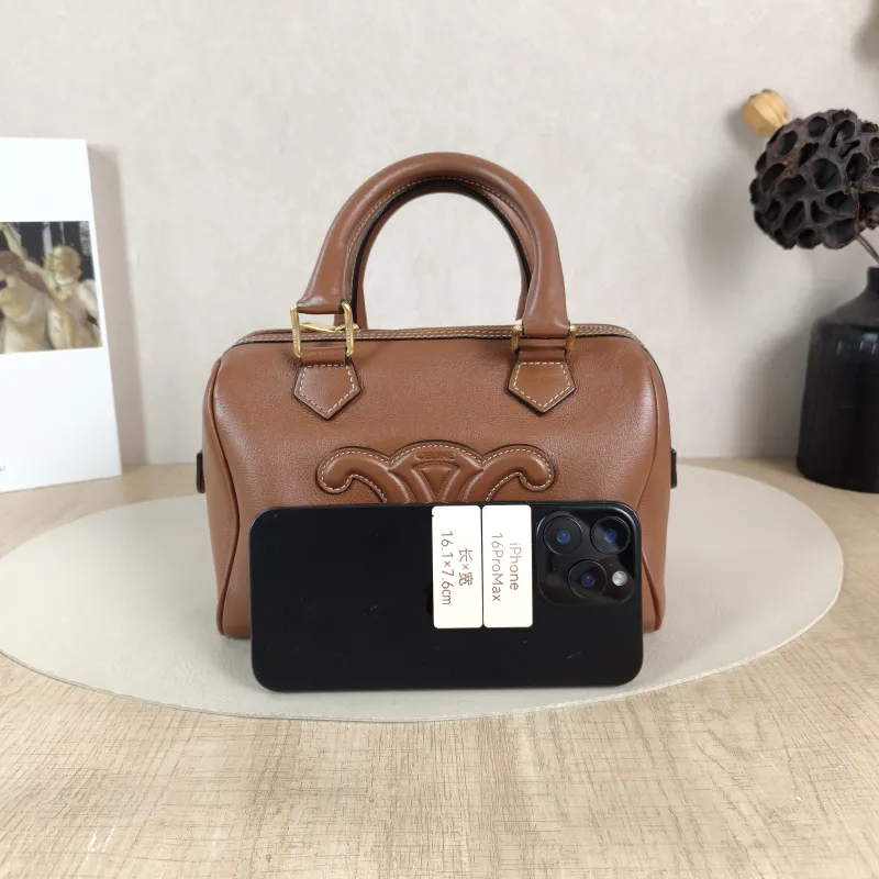 CELINE Crossbody Bag Calfskin Small 20 × 10.5 × 14 cm — cover view 2 of 5