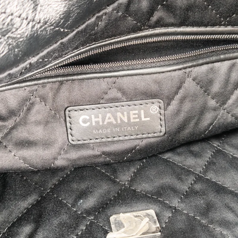 Chanel Shoulder Bag 22Bag Black CC alfskin Small 35 × 7 × 37 cm — detail view 4 of 14