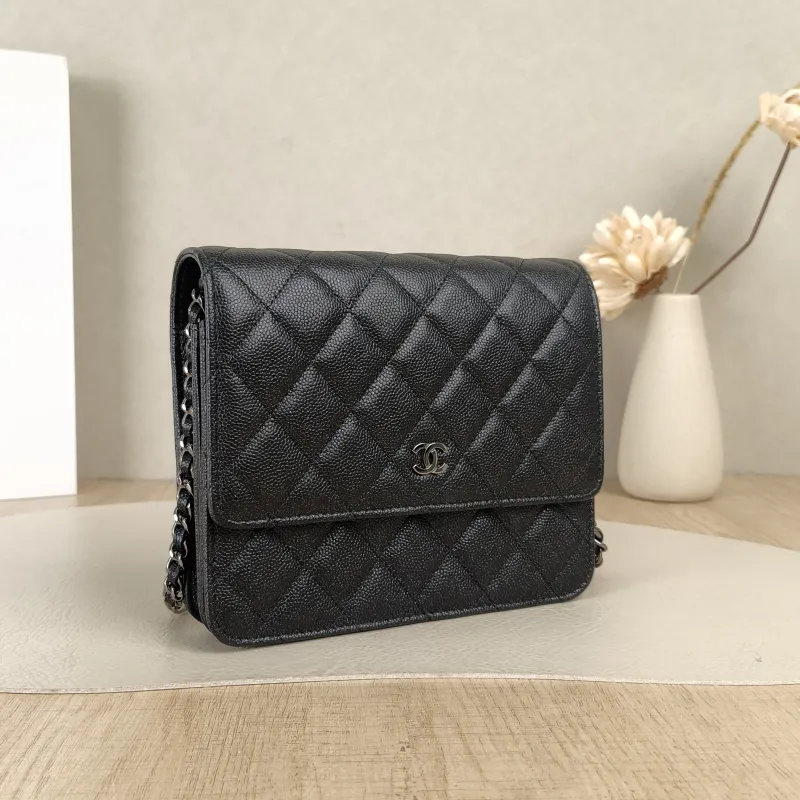 Chanel Crossbody Bag woc Crossbody Bag Grained Calfskin 17 × 4 × 14 cm — cover view 2 of 5