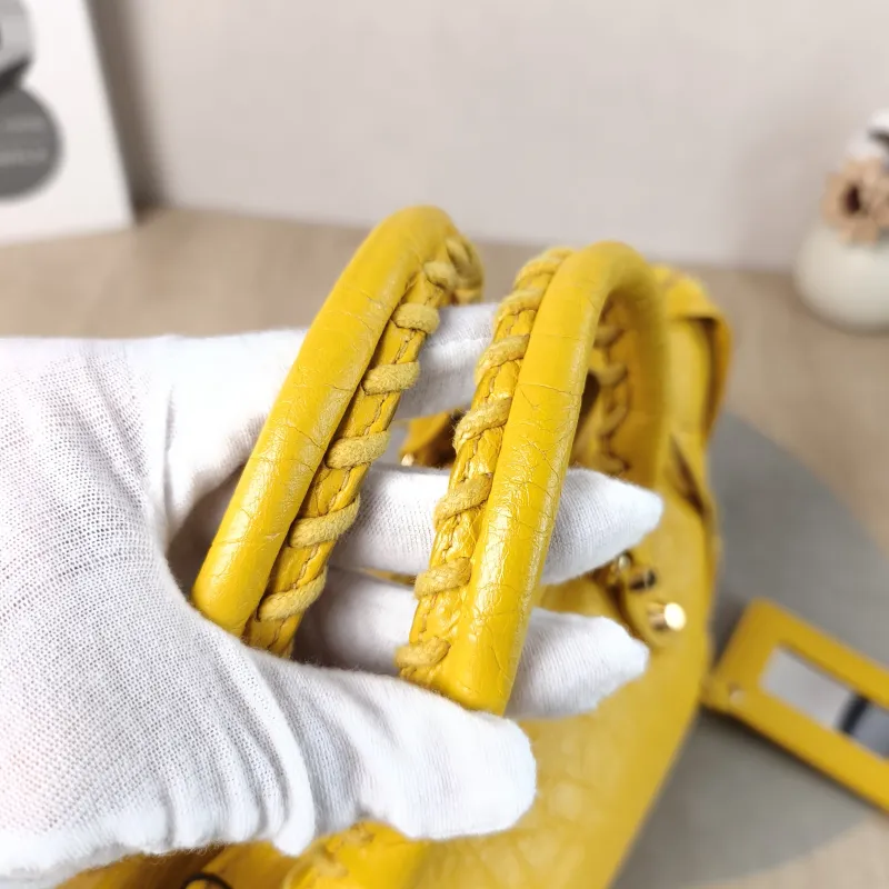 BALENCIAGA Crossbody Bag Classic City Yellow Lambskin Small 30 × 10 × 21 cm — detail view 4 of 12