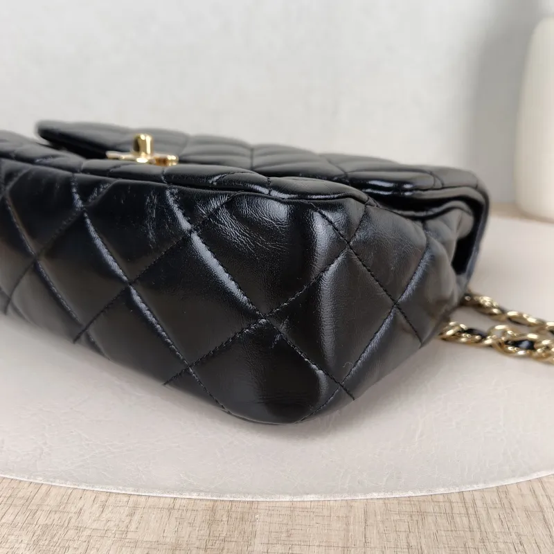 Chanel Crossbody Bag 23a Black SL ambskin Medium 25 × 10 × 16 cm — detail view 12 of 14