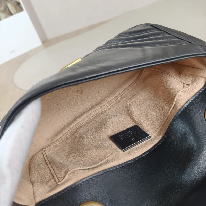 GUCCI Crossbody Bag GG Marmont Small Marmont 22 Black CC alfskin Small 22 × 6 × 13 cm — detail view 9 of 11