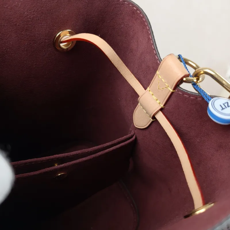 Louis Vuitton Crossbody Bag NÉONOÉ Bucket Bag BB Monogram PVC BB 20 × 13 × 20 cm — detail view 11 of 13