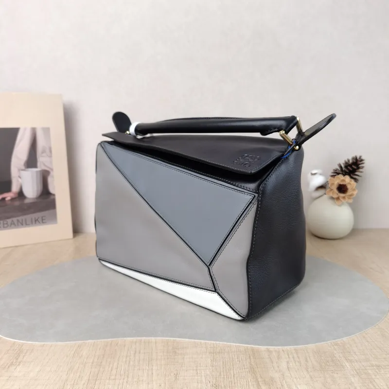 LOEWE Crossbody Bag Puzzle Colorblock Calfskin Medium 29 × 14 × 19.5 cm — cover view 4 of 6