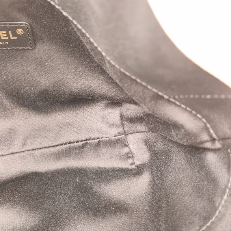Chanel Shoulder Bag cocobeach Collection Black Lambskinmini29 × 6 × 20 cm — detail view 4 of 10