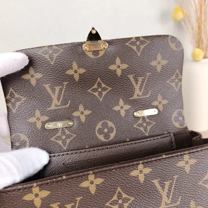 Louis Vuitton Crossbody Bag MADELEINE Monogram PVC nano 21 × 6 × 12.5 cm — detail view 5 of 12