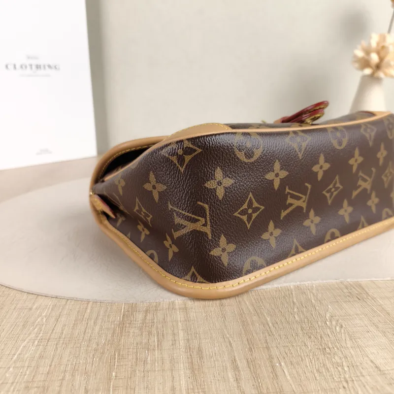 Louis Vuitton Crossbody Bag Diane Baguette Bag Shoulder Strap PVC Small 24 × 9 × 15 cm — detail view 13 of 13