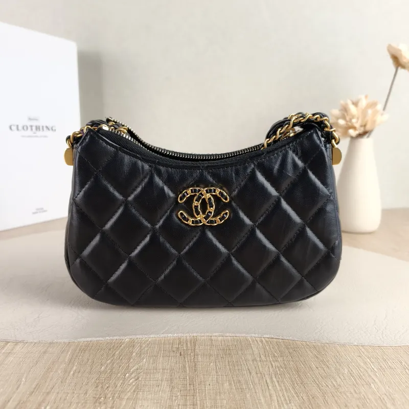 Chanel Shoulder Bag hobo 19 Black Lambskin Small 20 × 4.5 × 13 cm