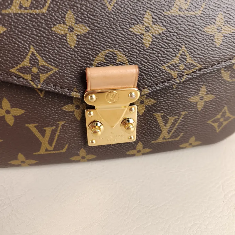 Louis Vuitton Crossbody Bag Pochette Métis East West Monogram PVC Small 21.5 × 6 × 13.5 cm — detail view 1 of 13