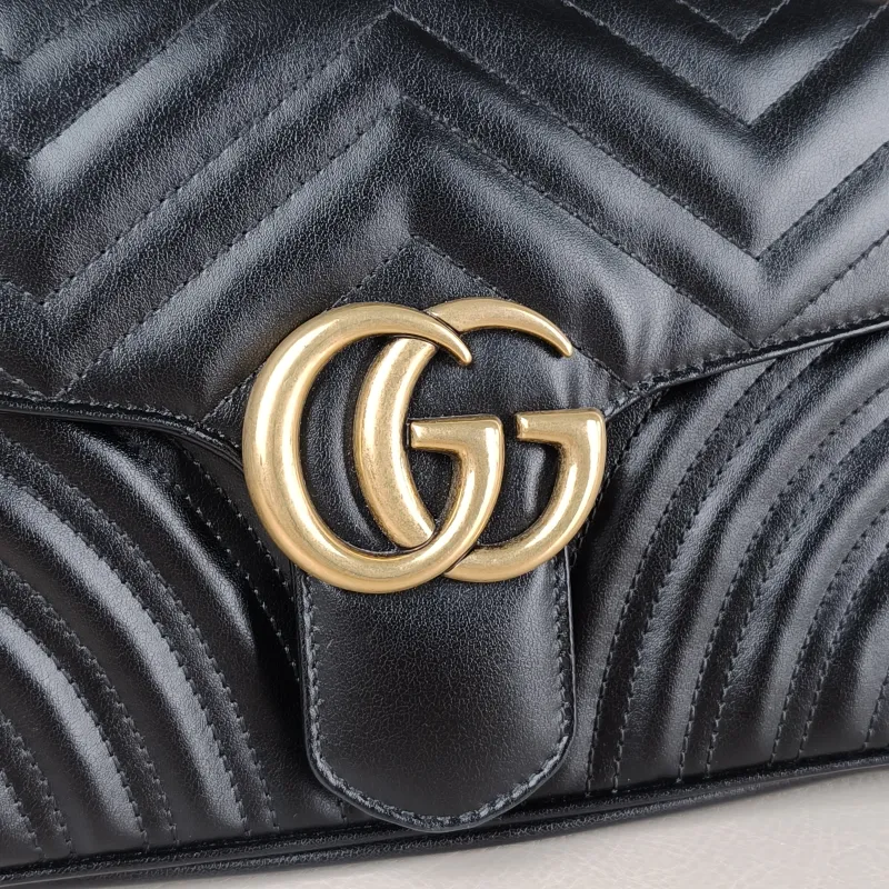 GUCCI Crossbody Bag GG Marmont Medium Marmont 26 Black CC alfskin Medium 26 × 7 × 15 cm — detail view 4 of 13