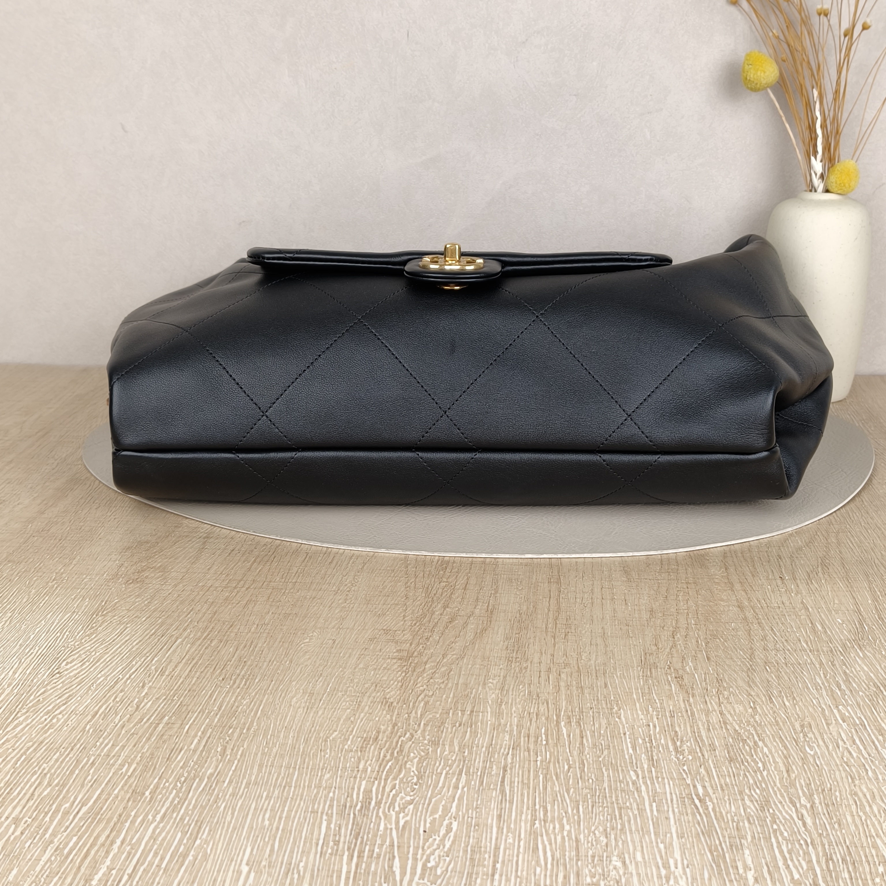 Chanel Shoulder Bag25k hobo Black Calfskin Large43 × 9 × 53 cm — cover view 8 of 8