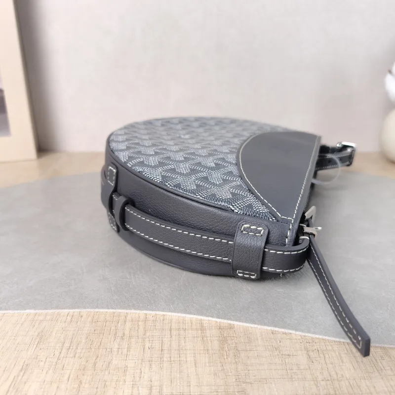 GOYARD Crossbody Bag Hirondelle Grey ine Canvas One Size 25 × 6 × 17 cm — detail view 6 of 12