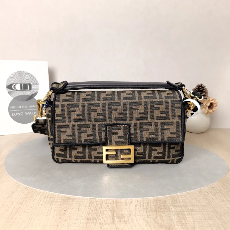 FENDI Crossbody Bag Baguette Baguette Bag Brown Canvas Medium27 × 6 × 15 cm