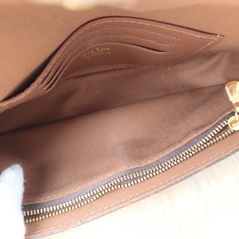 Louis Vuitton Crossbody Bag IVY Monogram PVC Small 23.5 × 4.3 × 12 cm — detail view 10 of 12