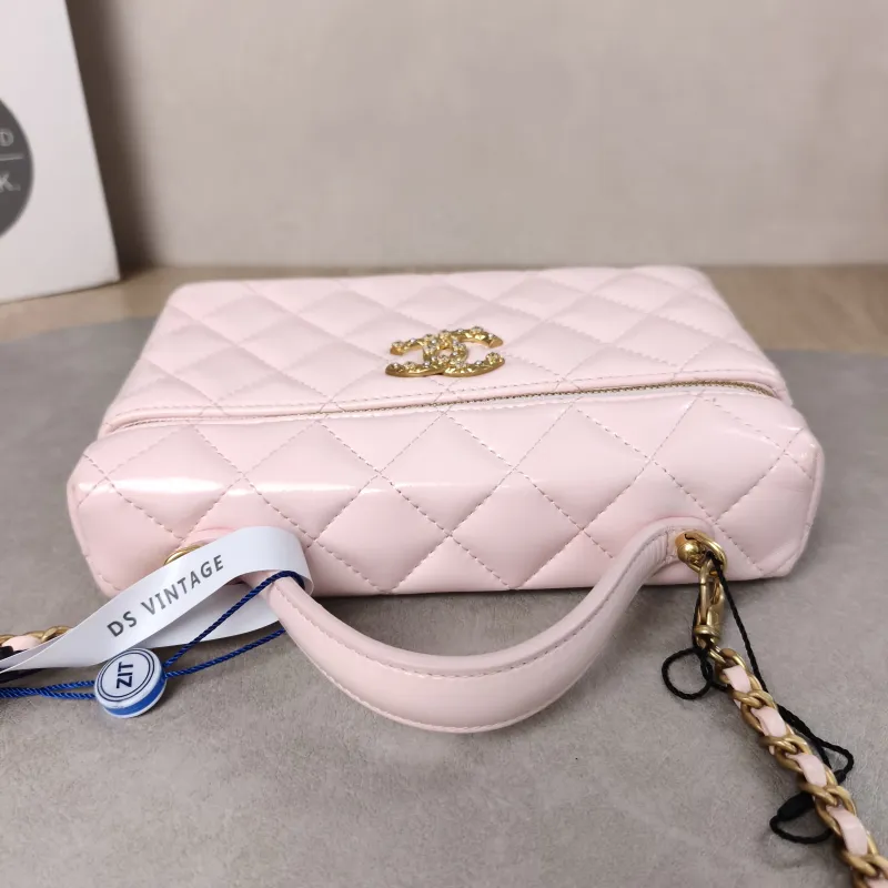 Chanel Crossbody Bag26c lp Vanity Case Bag Pink Calfskin One Size19.5 × 5 × 17 cm — detail view 2 of 19