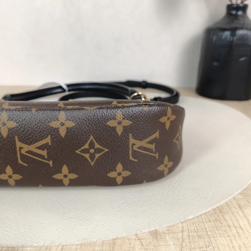 Louis Vuitton Shoulder Bag Catchy Monogram PVC Small 24 × 6 × 10 cm — detail view 9 of 11
